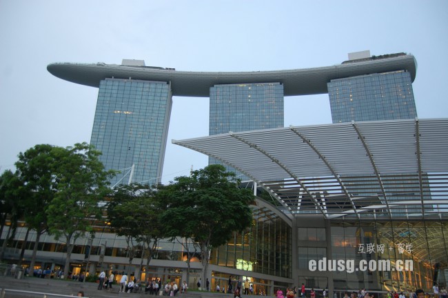 新加坡中學預科學校