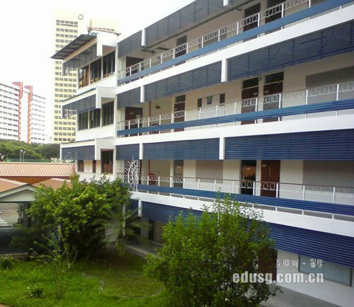 新加坡南華小學