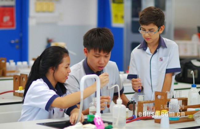 新加坡南華小學