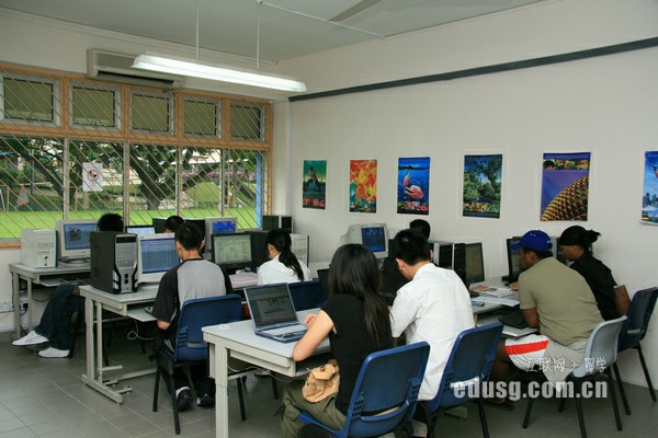 新加坡中學課程