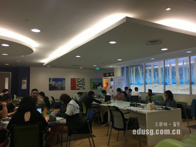本科新加坡留學(xué)費(fèi)用