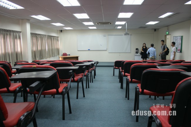 新加坡公立大學研究生