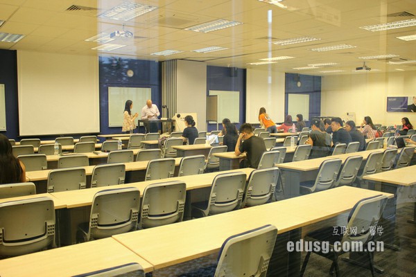 新加坡大學研究生