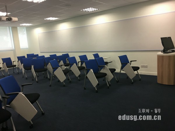 新加坡大學研究生