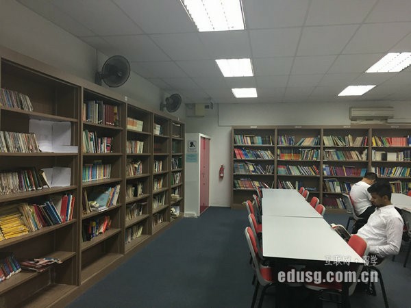 新加坡easb大學預科學費