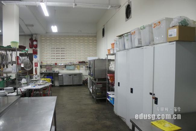 新加坡楷博高等教育學(xué)院學(xué)費(fèi)