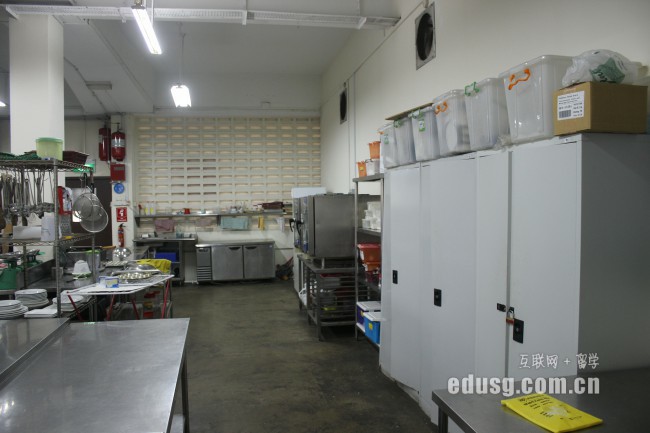 新加坡大學(xué)留學(xué)一年費用
