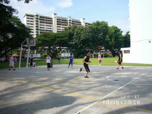 墨爾本大學(xué)