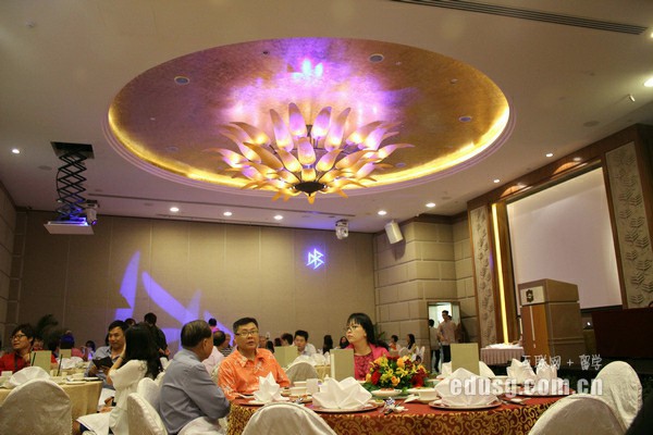 澳洲留學本科申請條件