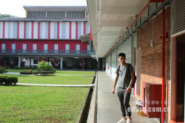 RWƌIB