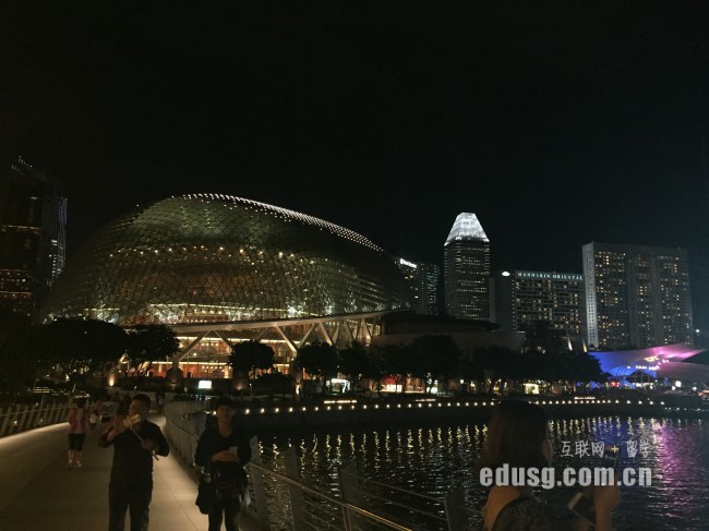 到新加坡讀市場(chǎng)營(yíng)銷和物流管理哪個(gè)專業(yè)好