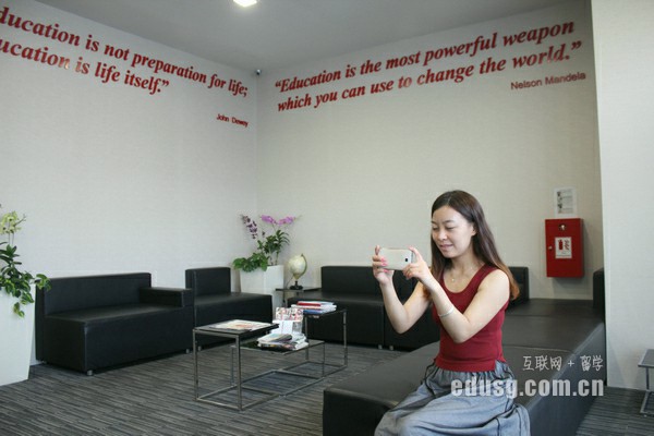 Ro(j)W(xu)mba