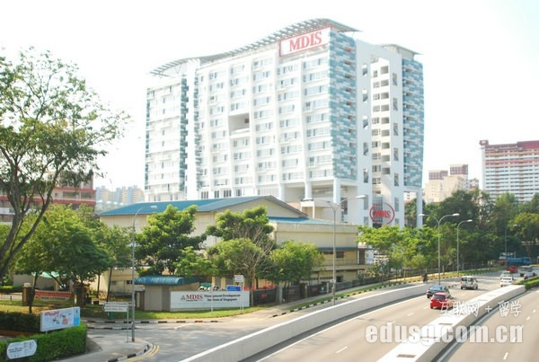 ¼mdis