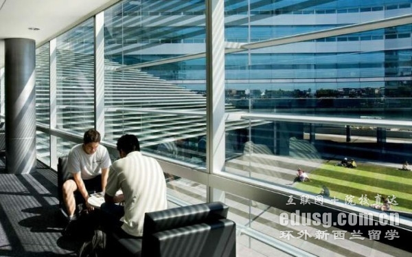 奧克蘭大學教育與社會工作學院