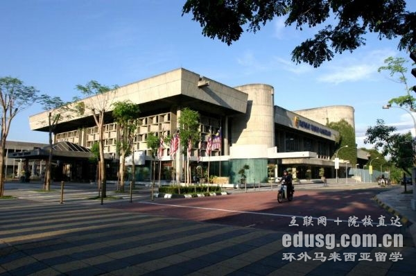 R큆W(xu)2021