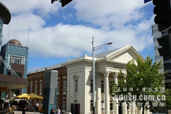 去新西蘭上大學需要多少錢