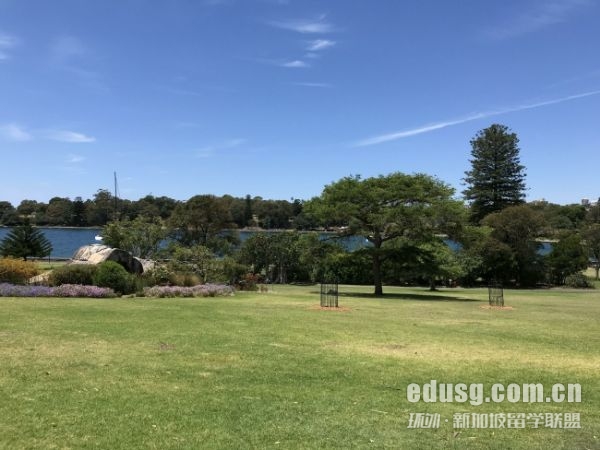 英國本科相當于國內的什么水平