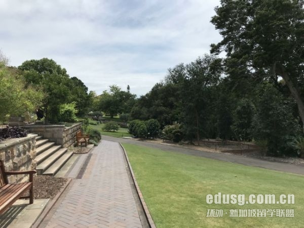 去英國(guó)留學(xué)一年學(xué)費(fèi)