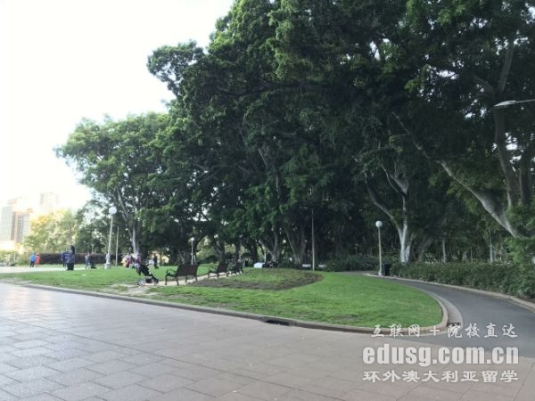 澳大利亞留學(xué)研究生幾年